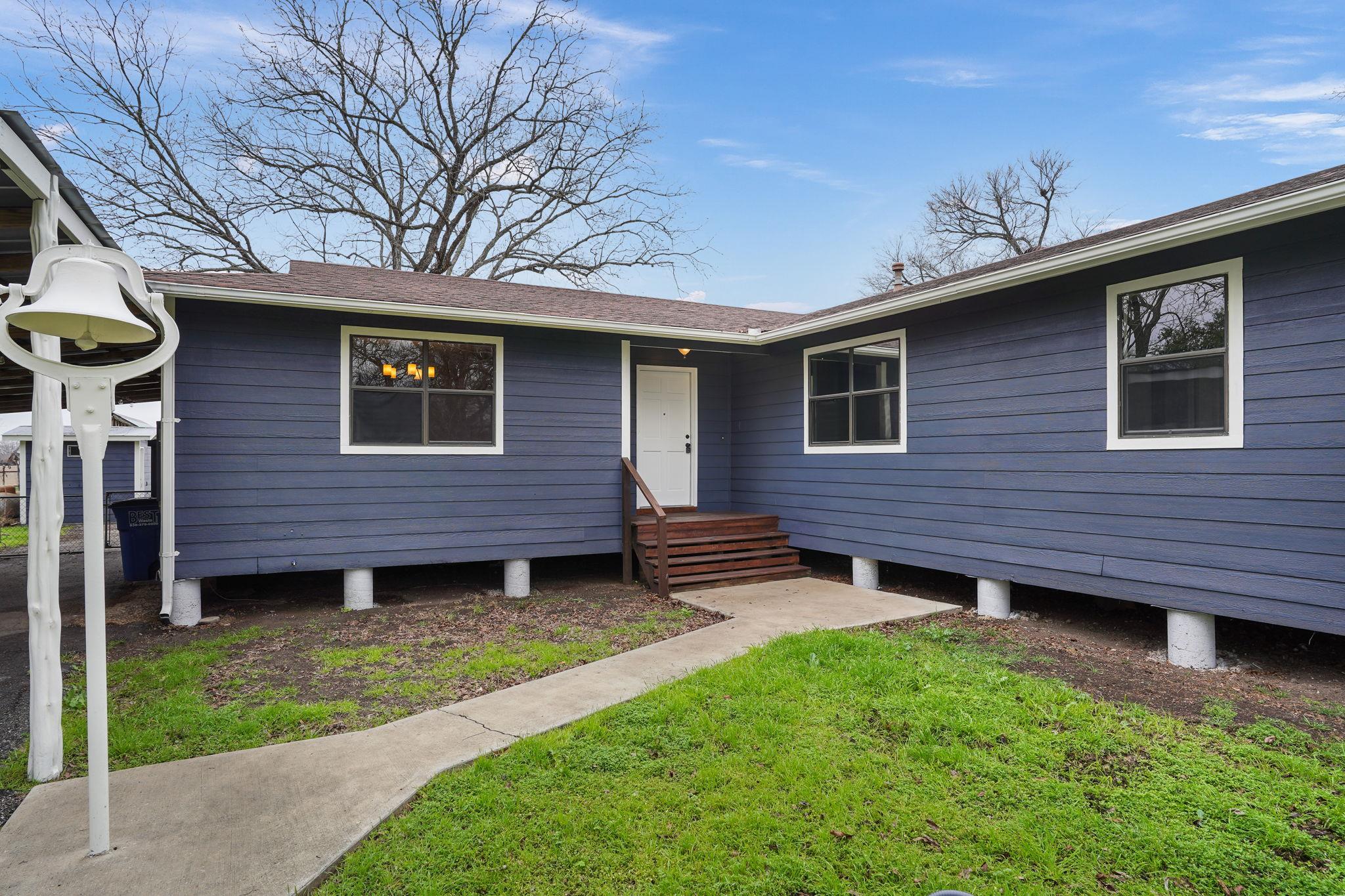 Image 5 of 34 For 358 Lake Placid Dr