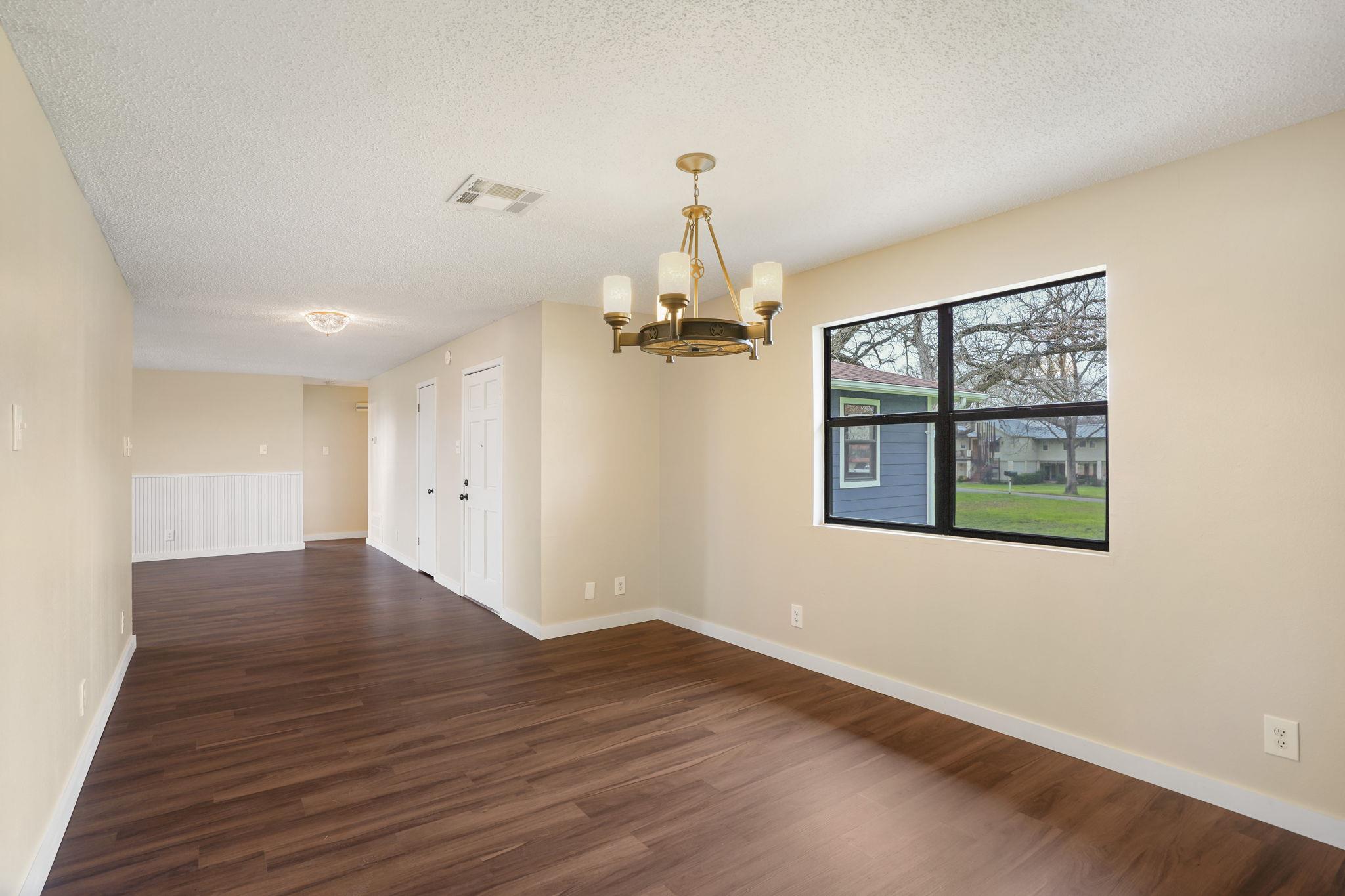 Image 9 of 34 For 358 Lake Placid Dr