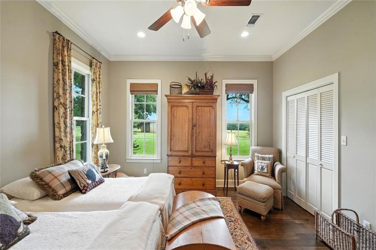 Image 27 of 40 For 705 Antioch Rd