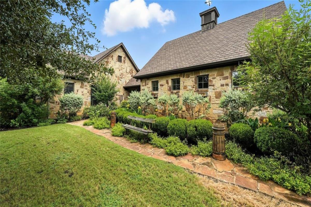 Image 3 of 40 For 705 Antioch Rd