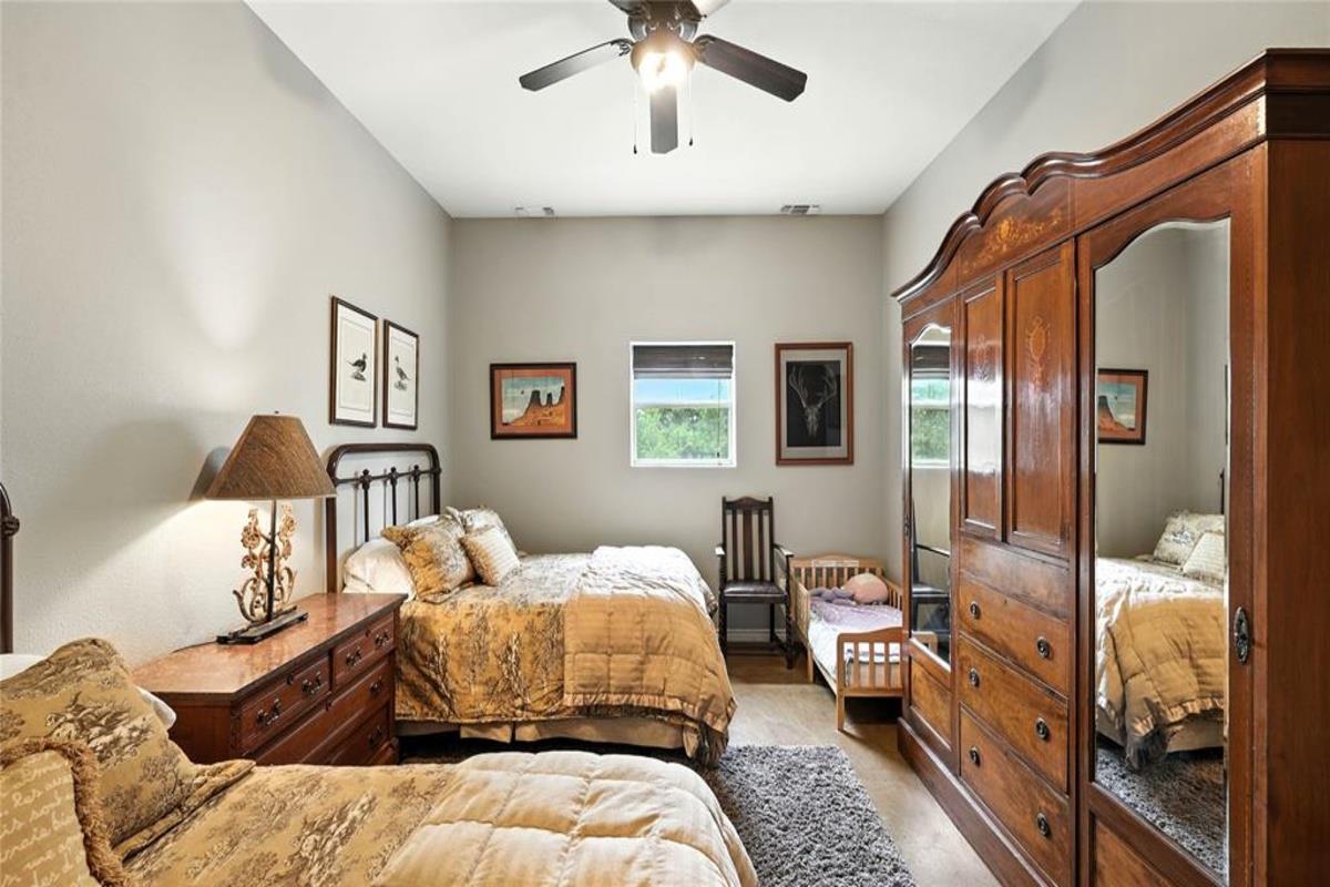 Image 32 of 40 For 705 Antioch Rd