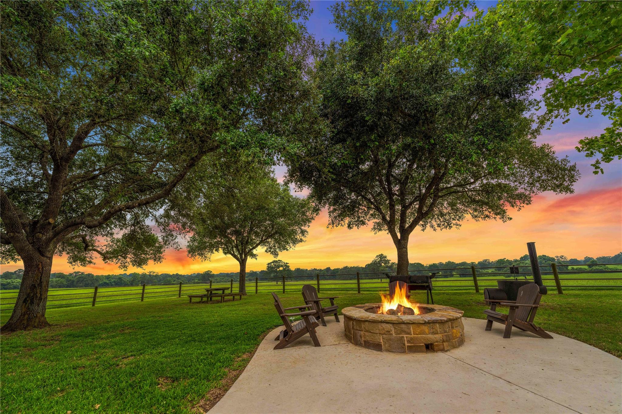 Details for 1678 Deer Hollow Rd, Weimar, TX 78962