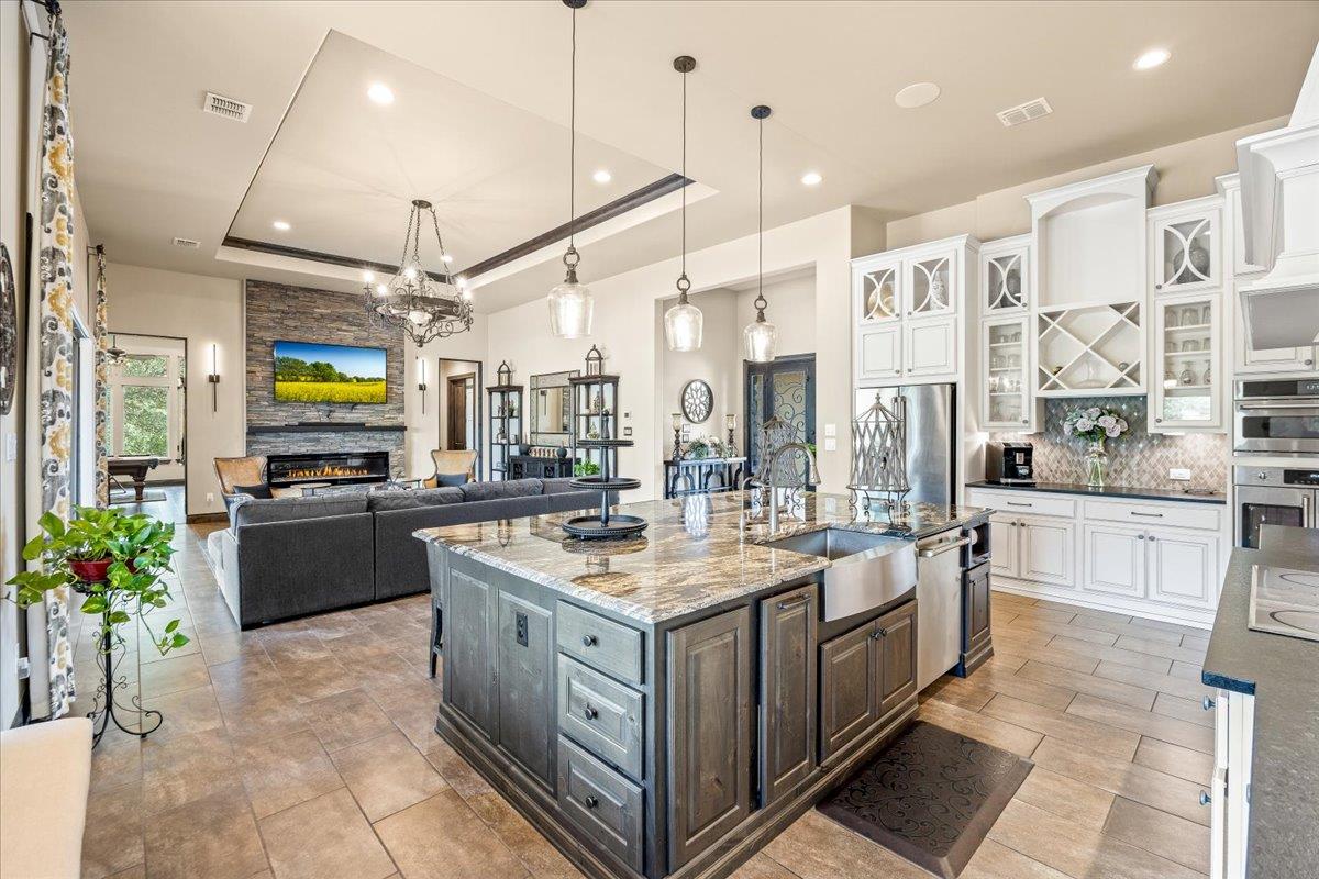 Image 10 of 40 For 742 Pacific Pl