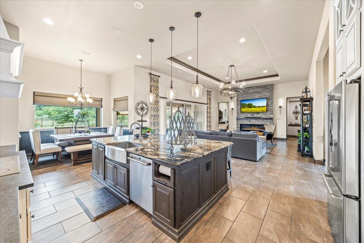 Image 11 of 40 For 742 Pacific Pl