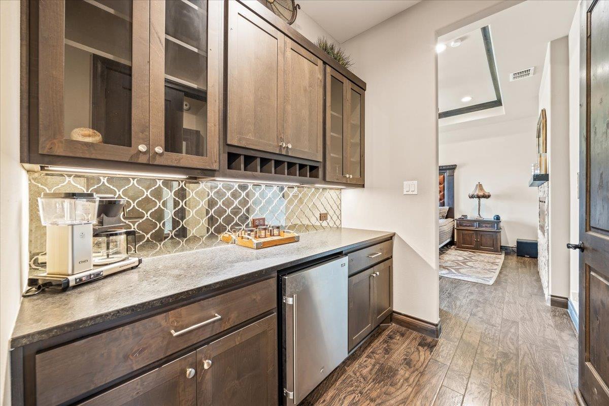 Image 13 of 40 For 742 Pacific Pl