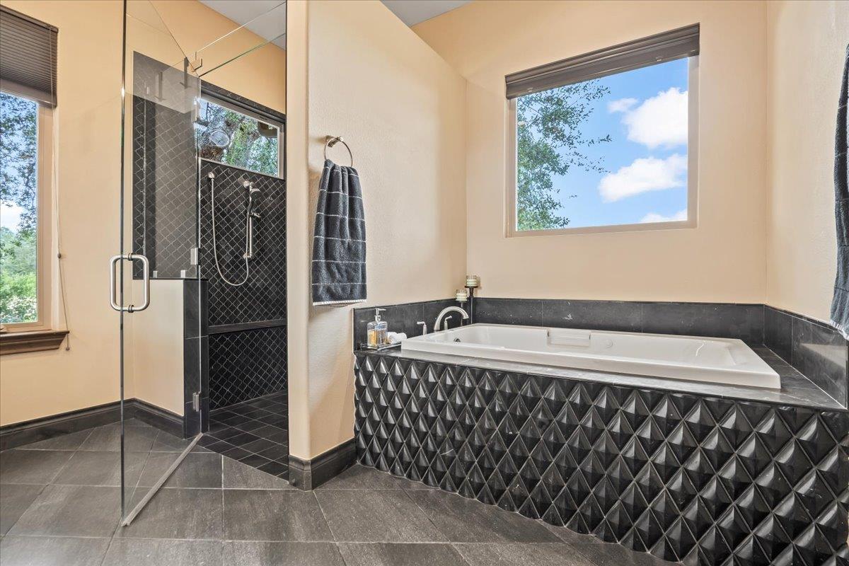 Image 17 of 40 For 742 Pacific Pl