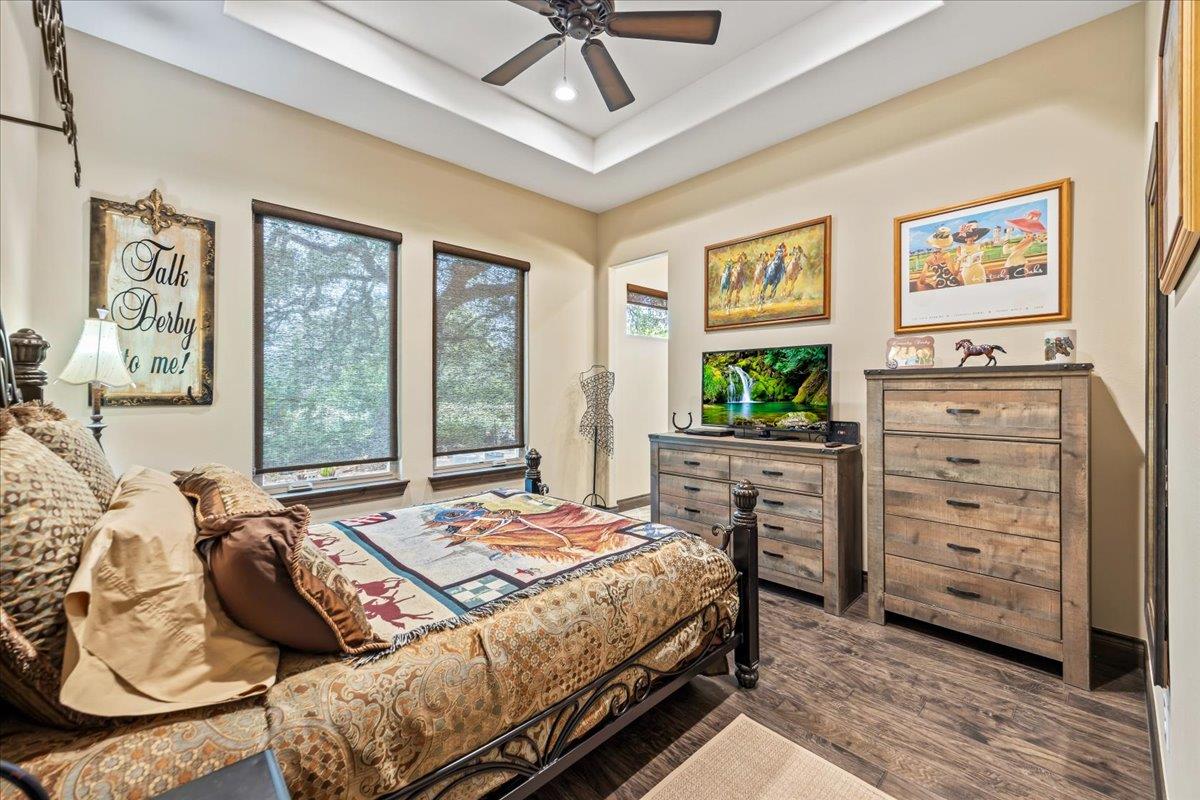 Image 19 of 40 For 742 Pacific Pl