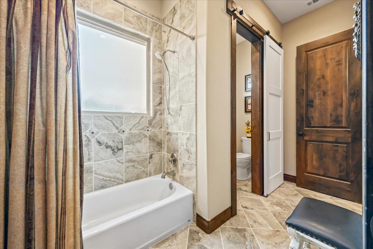 Image 21 of 40 For 742 Pacific Pl