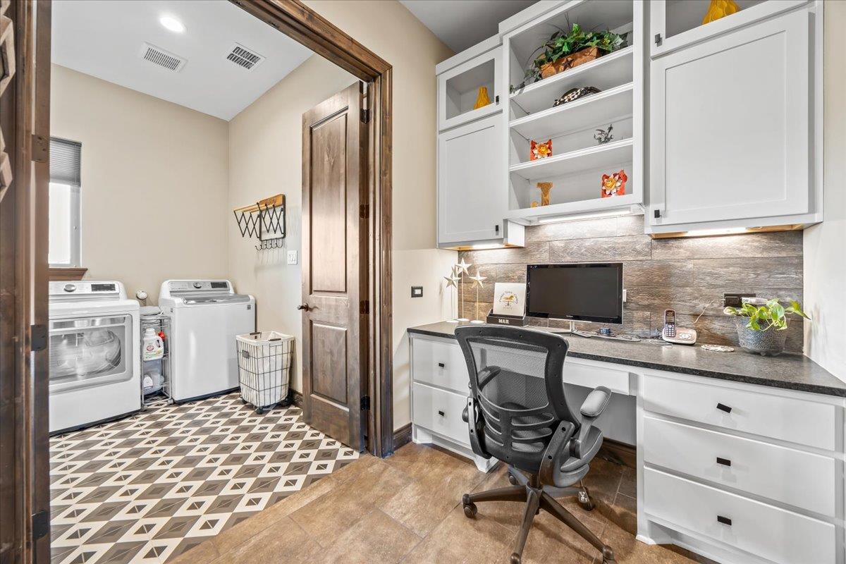 Image 27 of 40 For 742 Pacific Pl