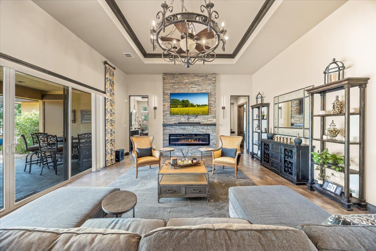 Image 7 of 40 For 742 Pacific Pl