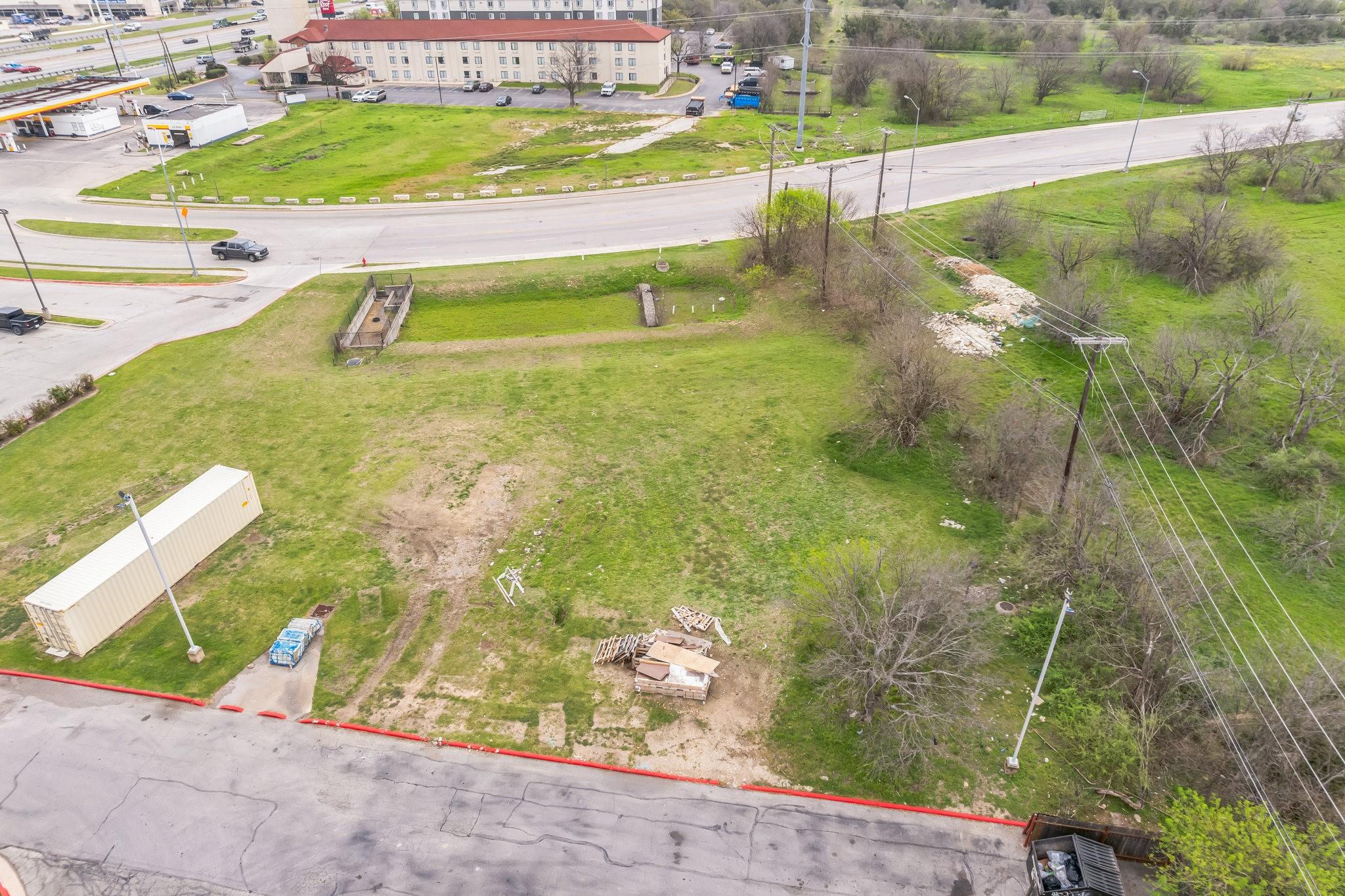 Image 2 of 15 For 350 Chisholm Pkwy