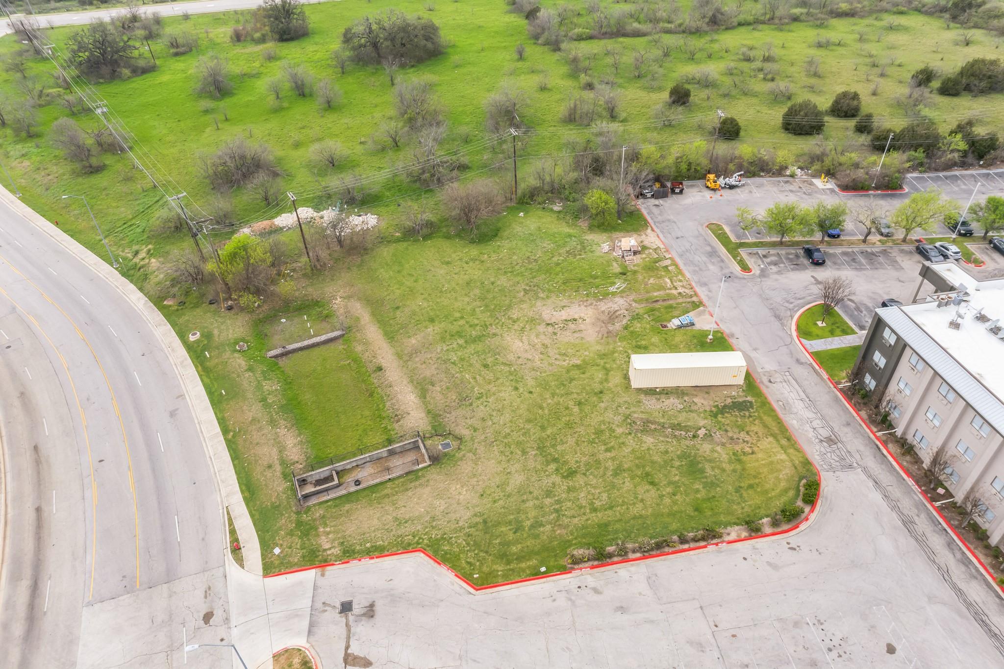 Image 3 of 15 For 350 Chisholm Pkwy