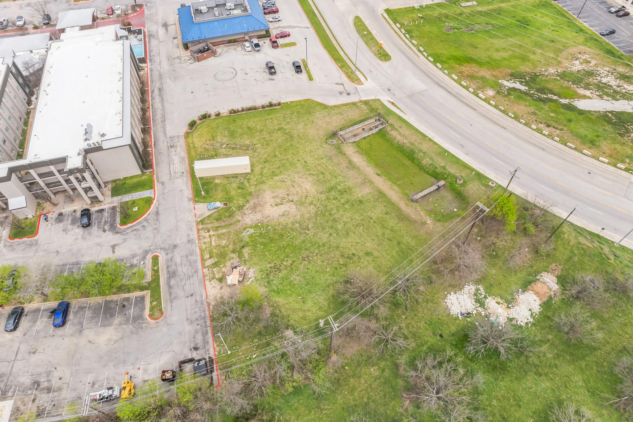 Image 6 of 15 For 350 Chisholm Pkwy