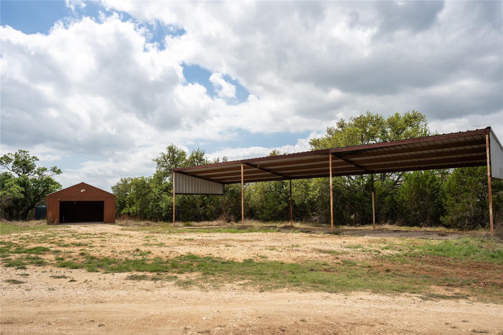 Image 22 of 40 For 722 Wildwood Ln