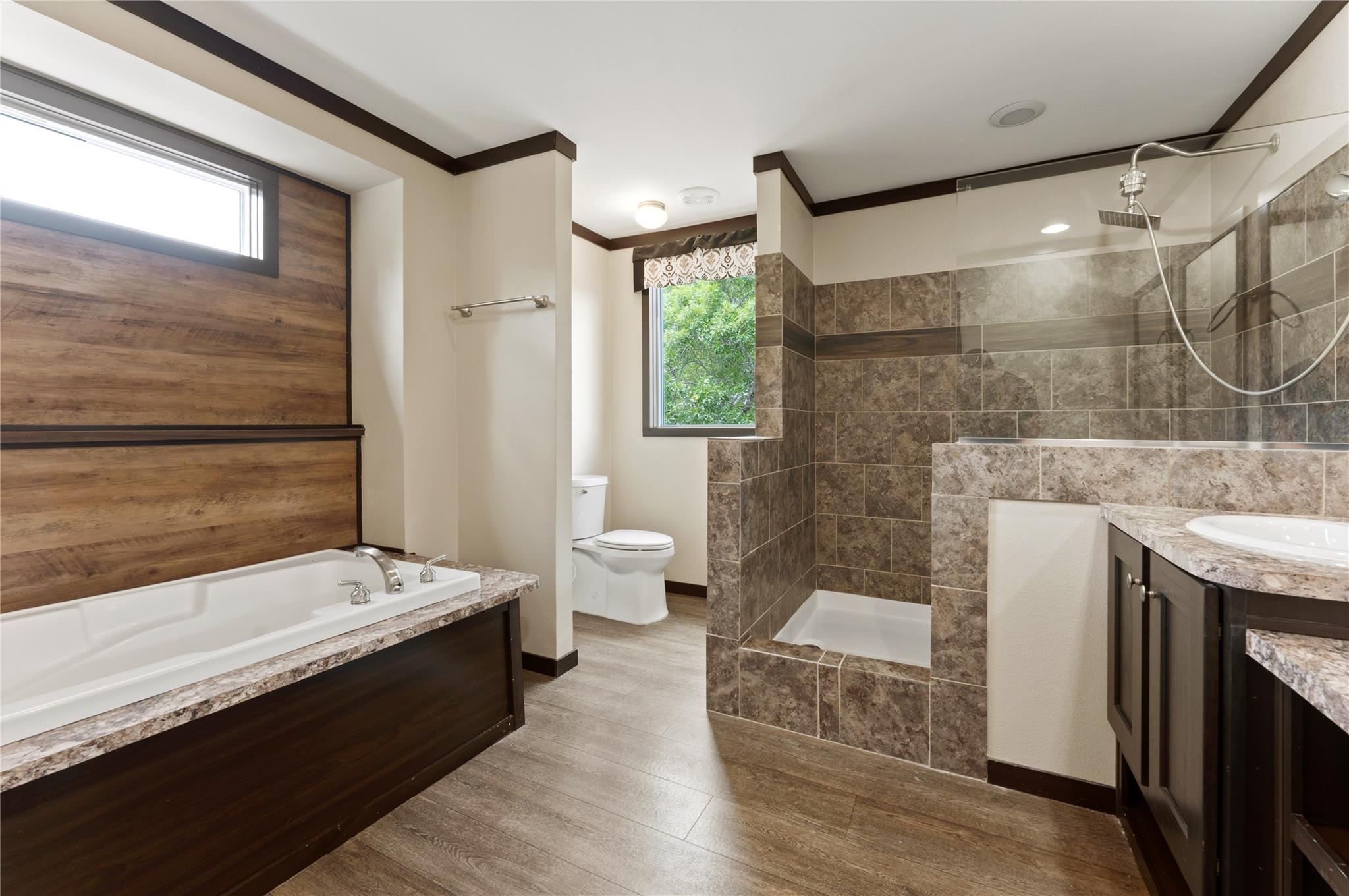 Image 31 of 40 For 722 Wildwood Ln