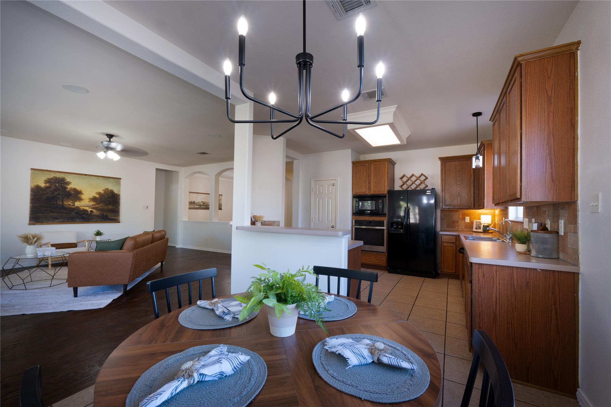 Image 13 of 36 For 2057 Dove Crossing Dr