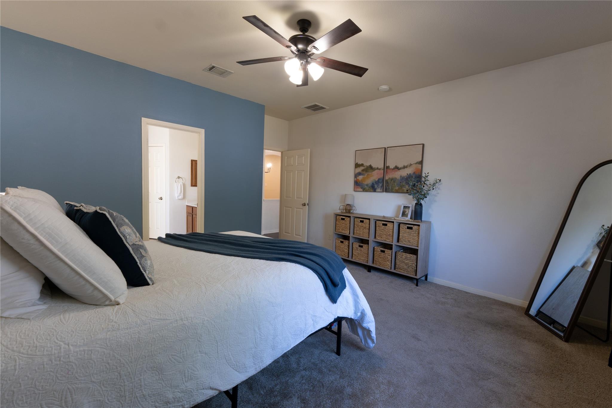 Image 18 of 36 For 2057 Dove Crossing Dr