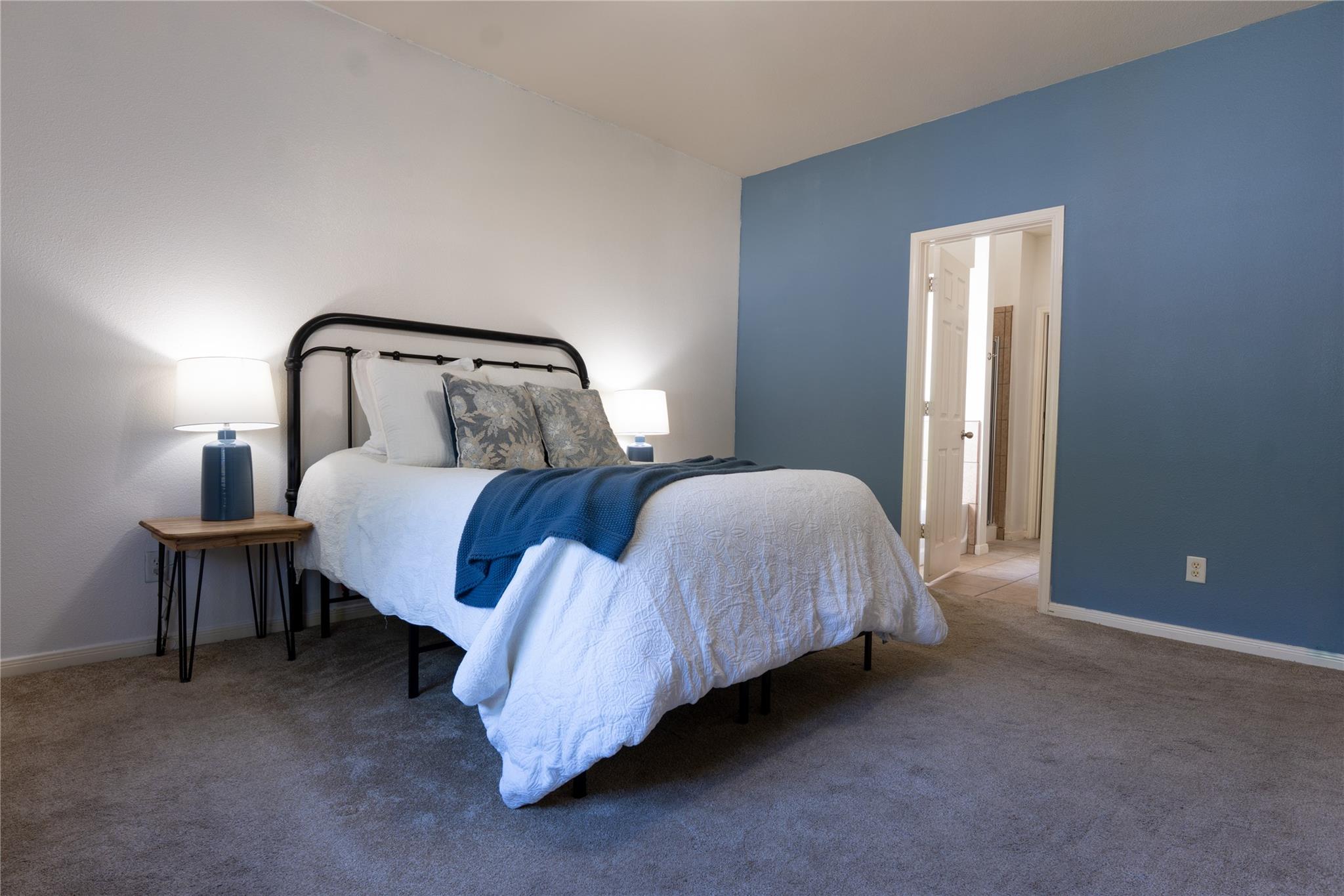 Image 21 of 36 For 2057 Dove Crossing Dr