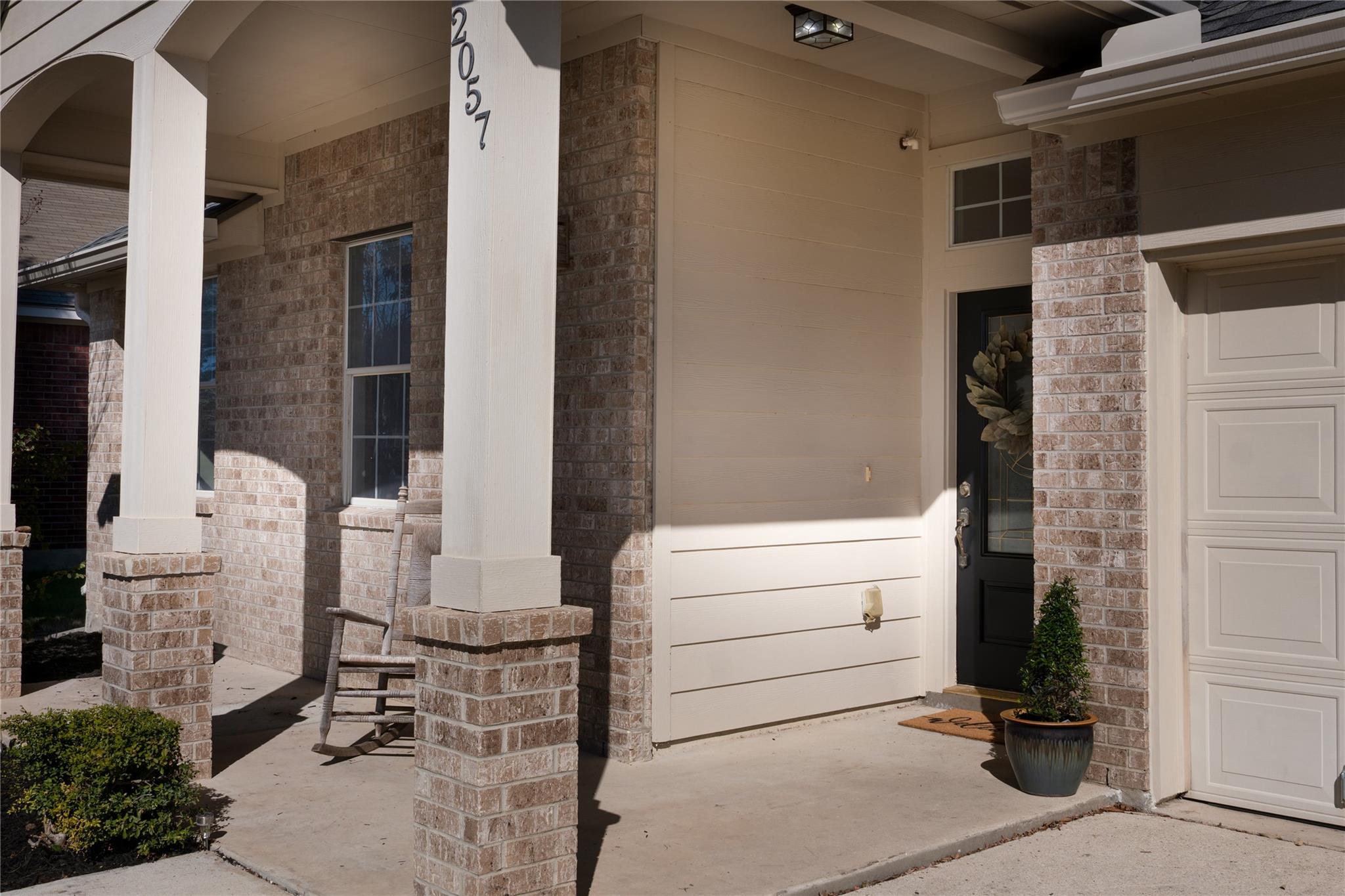 Image 4 of 36 For 2057 Dove Crossing Dr