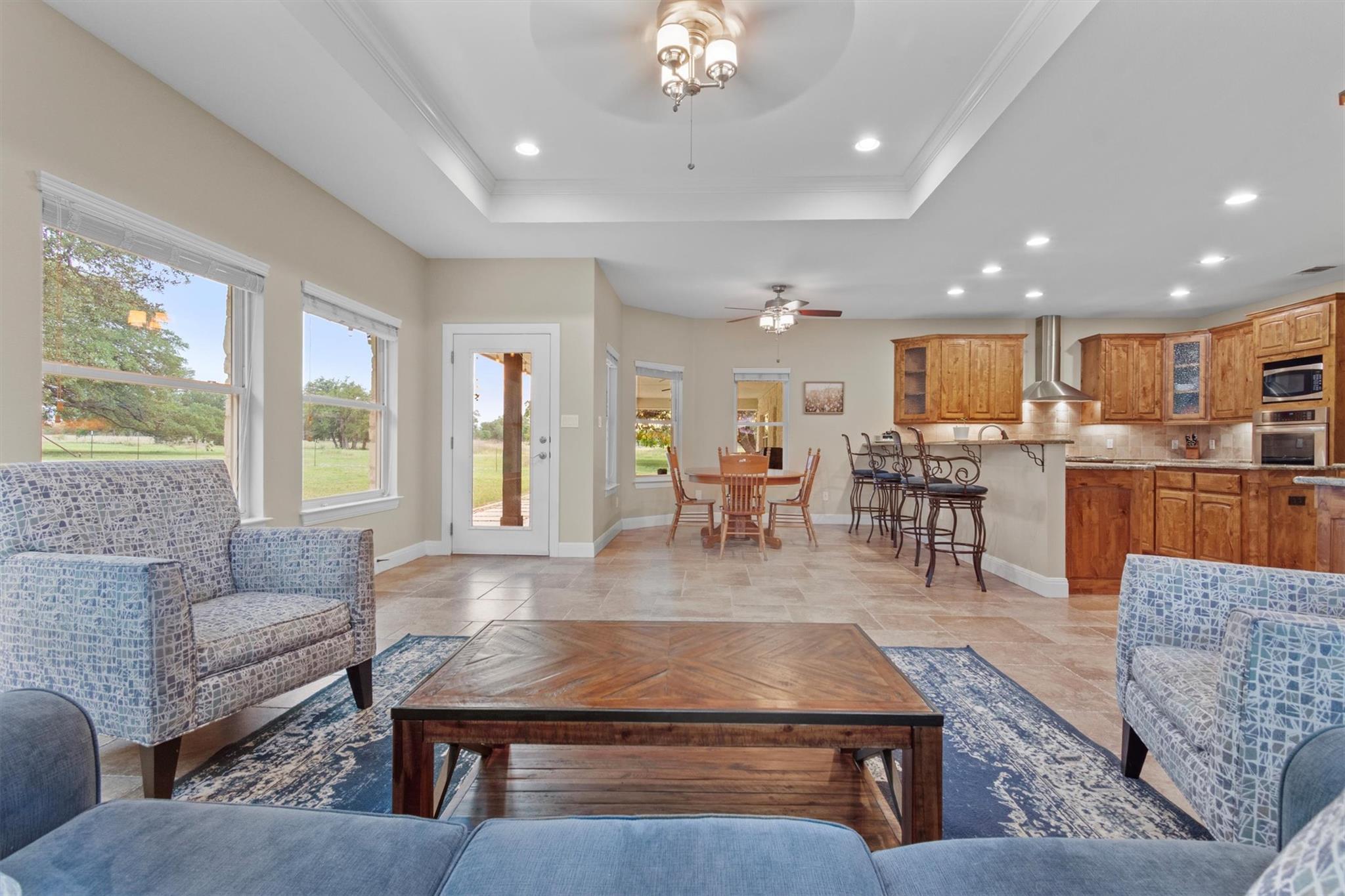 Image 11 of 40 For 8169 Ranch Road 2338