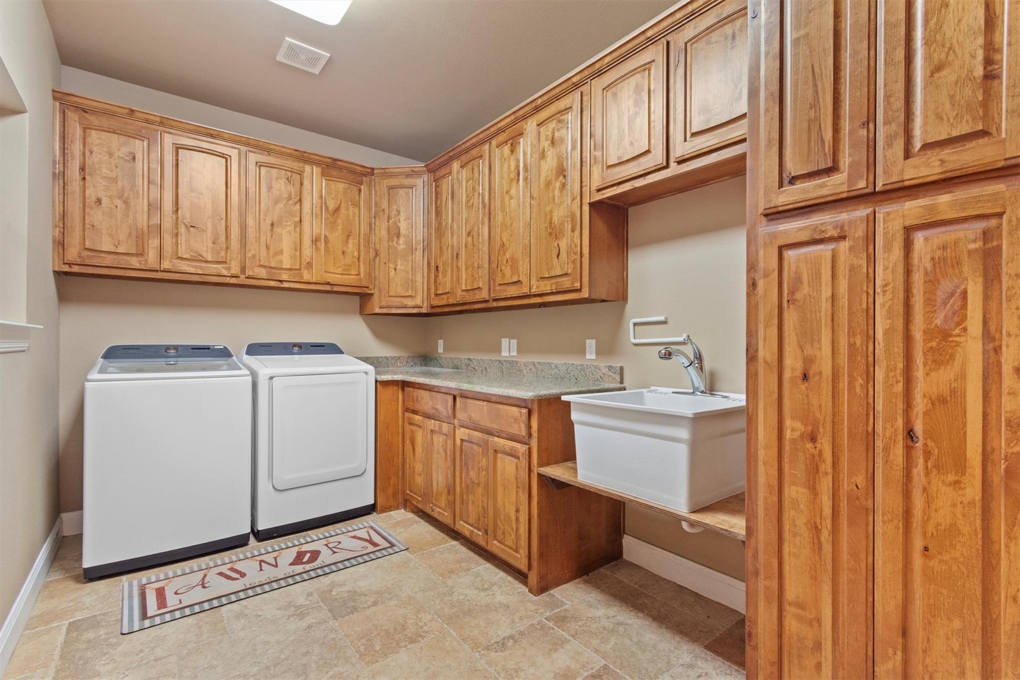 Image 12 of 40 For 8169 Ranch Road 2338