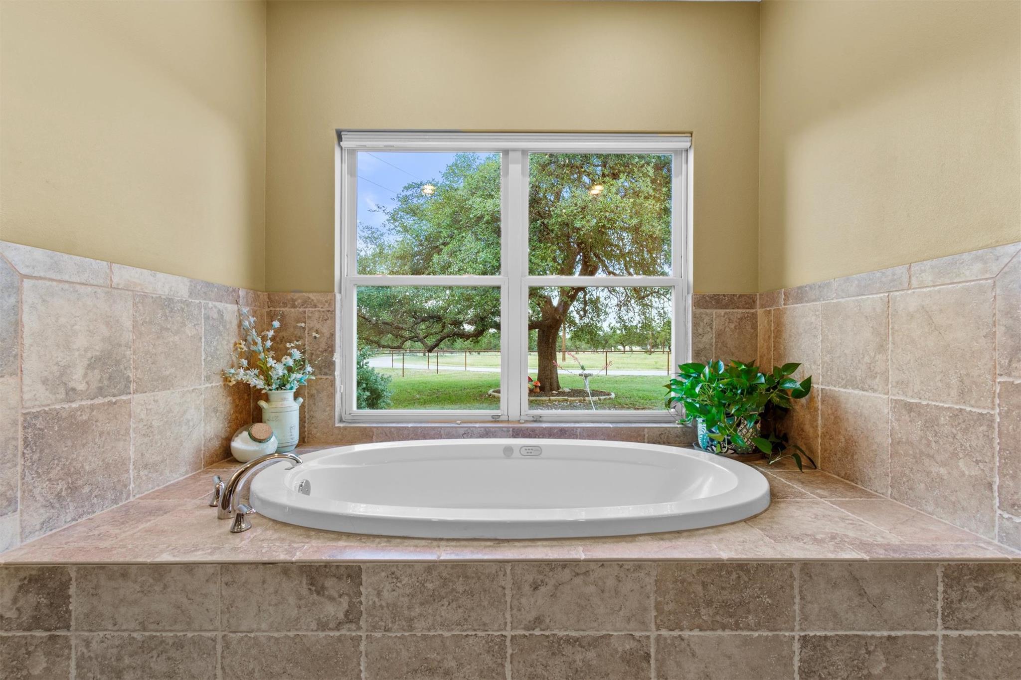 Image 21 of 40 For 8169 Ranch Road 2338