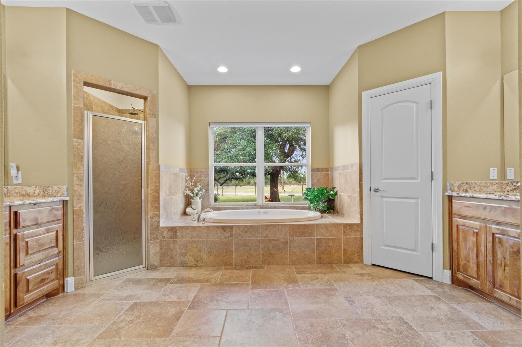 Image 23 of 40 For 8169 Ranch Road 2338