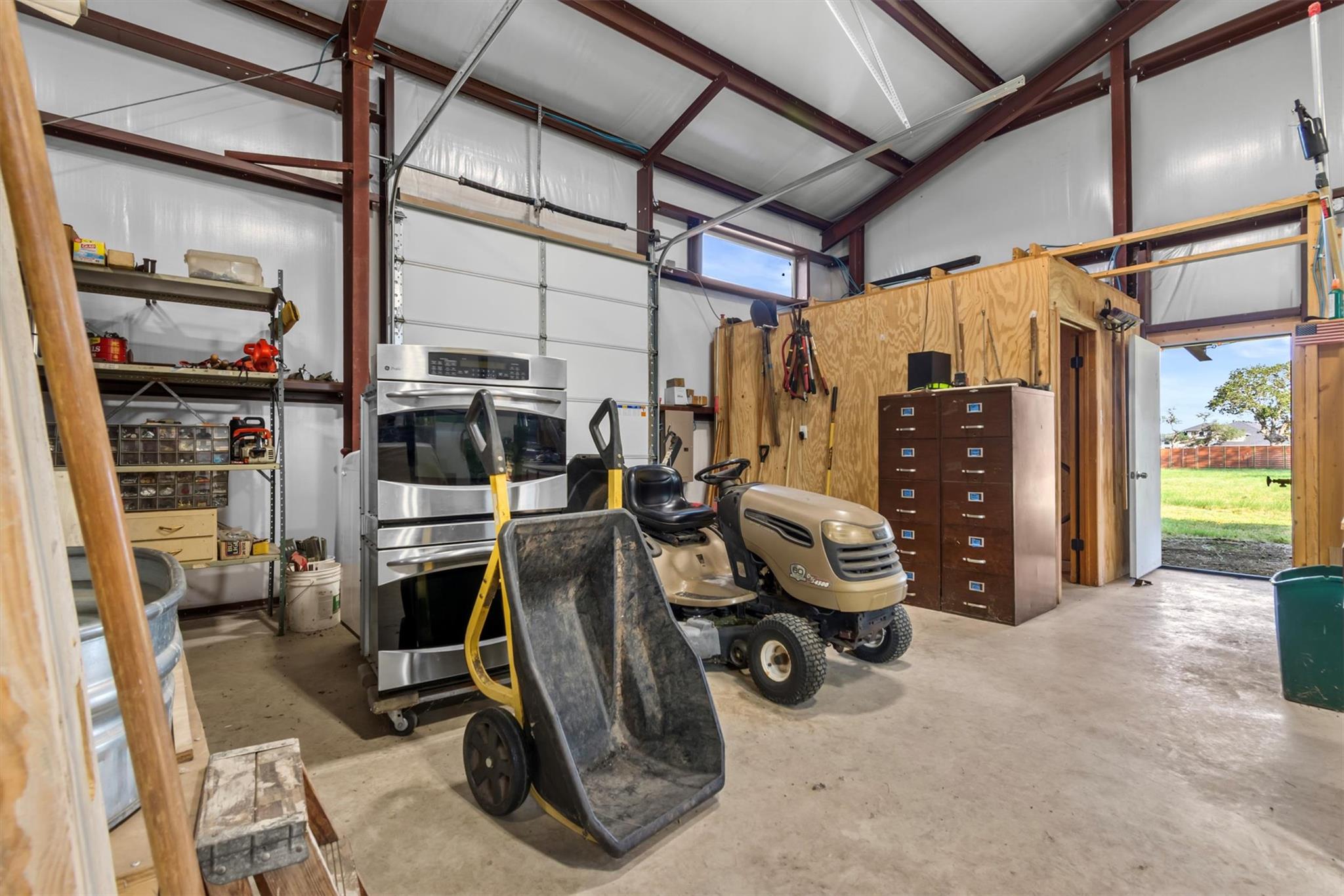 Image 27 of 40 For 8169 Ranch Road 2338