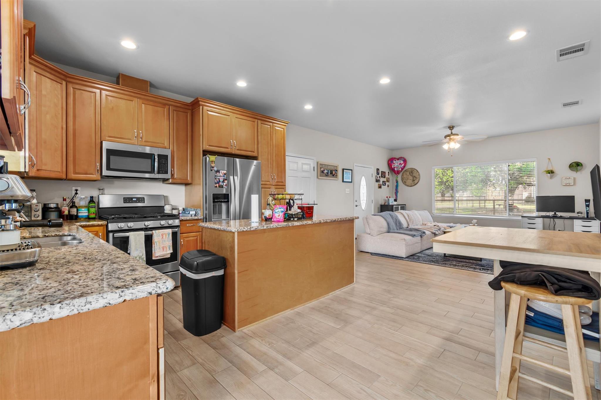 Image 32 of 40 For 8169 Ranch Road 2338