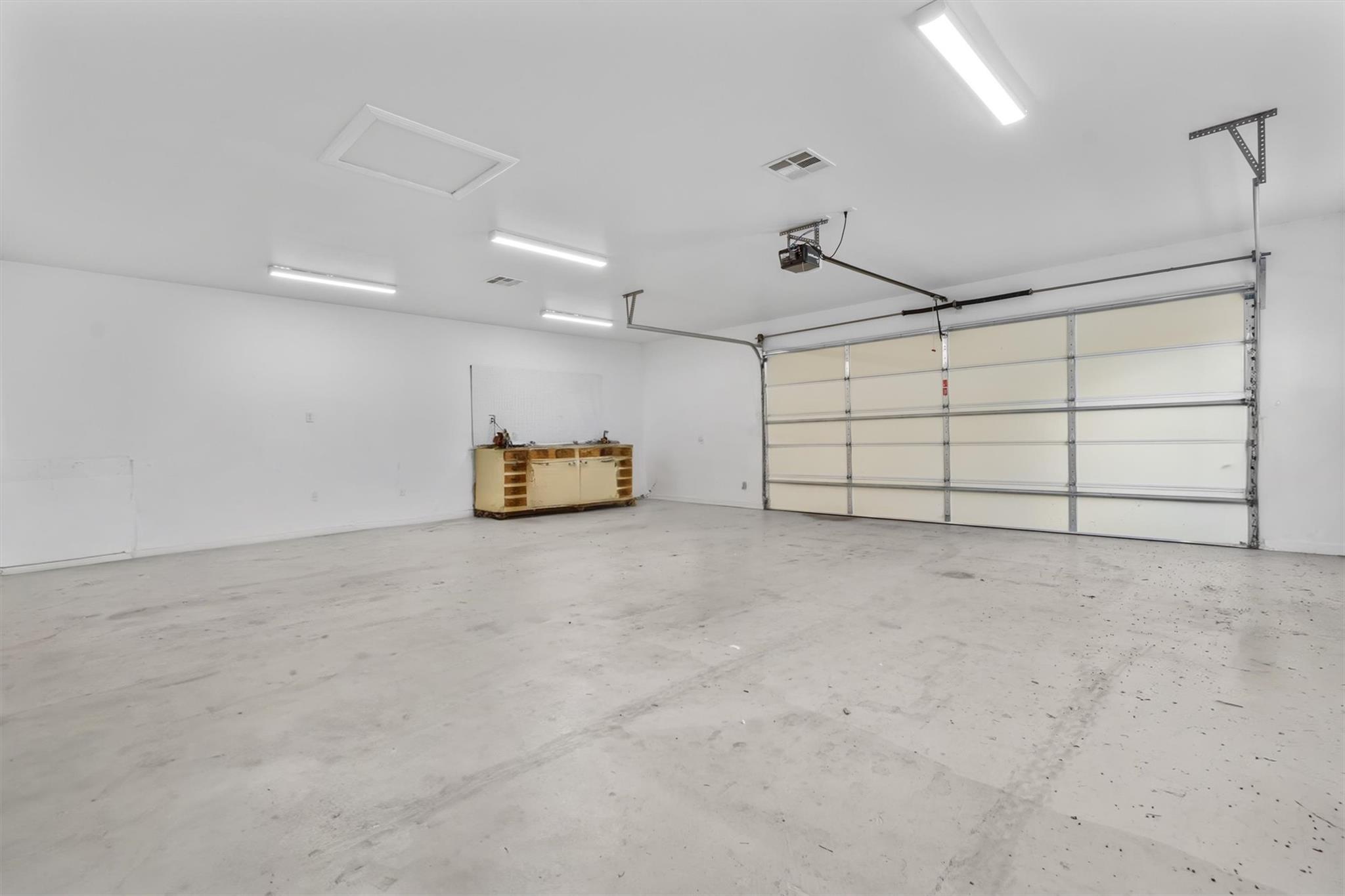 Image 37 of 40 For 8169 Ranch Road 2338