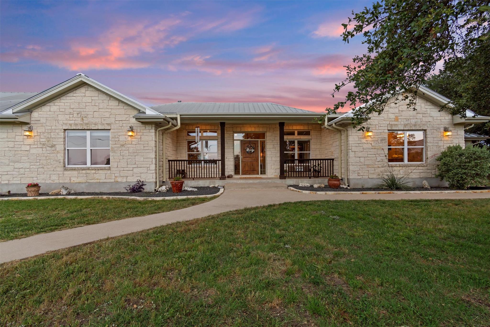 Image 38 of 40 For 8169 Ranch Road 2338