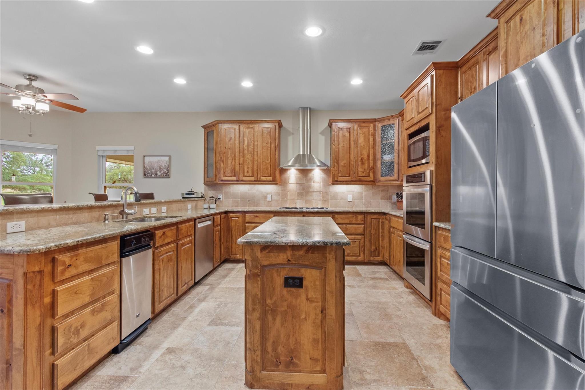 Image 7 of 40 For 8169 Ranch Road 2338