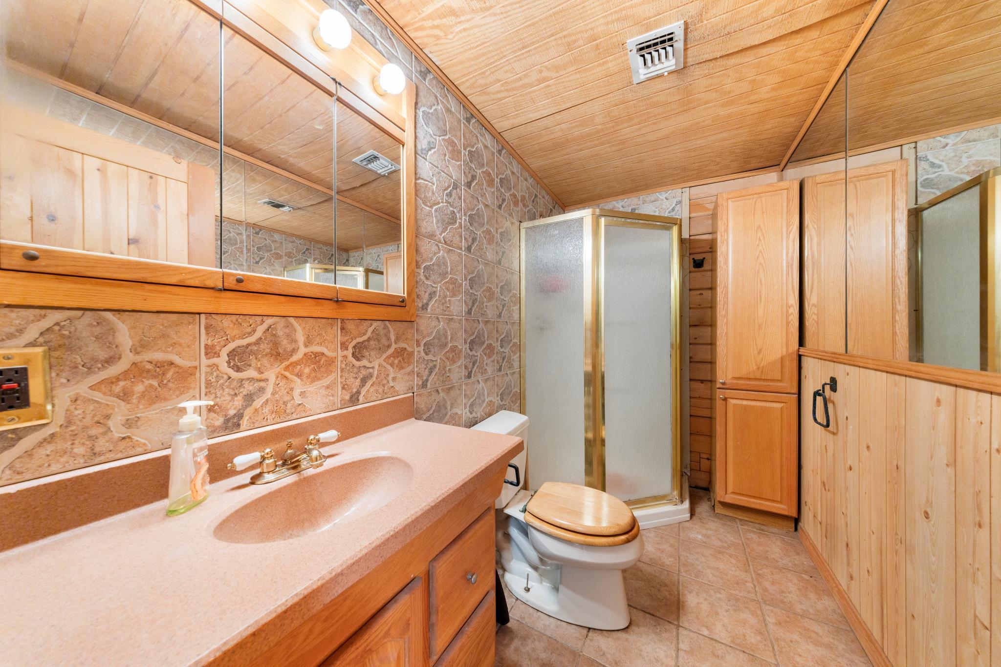 Image 19 of 29 For 1045 Bellewood