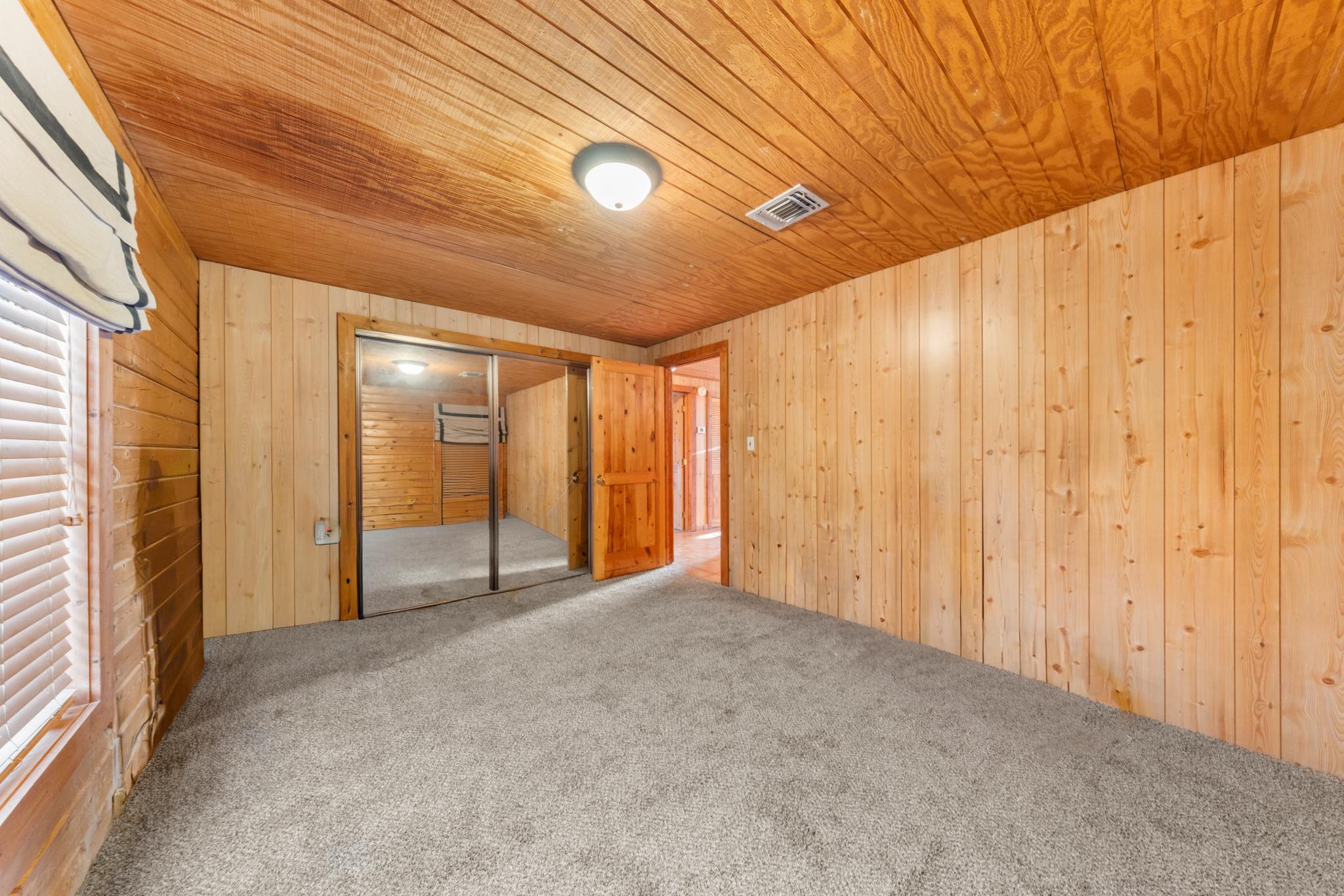 Image 20 of 29 For 1045 Bellewood