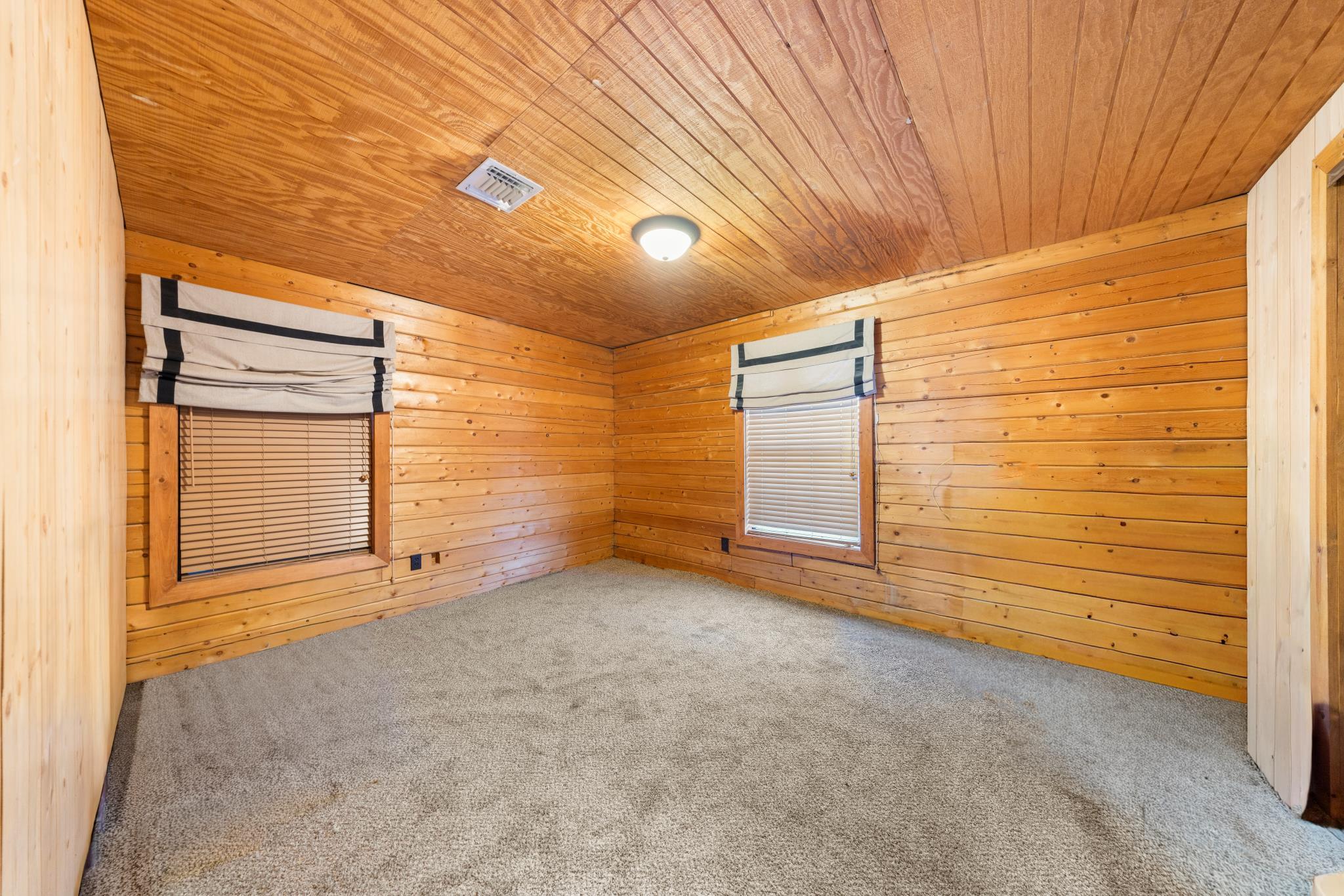 Image 21 of 29 For 1045 Bellewood