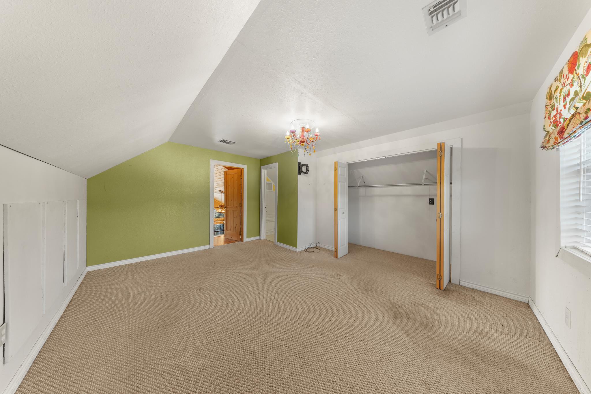 Image 24 of 29 For 1045 Bellewood