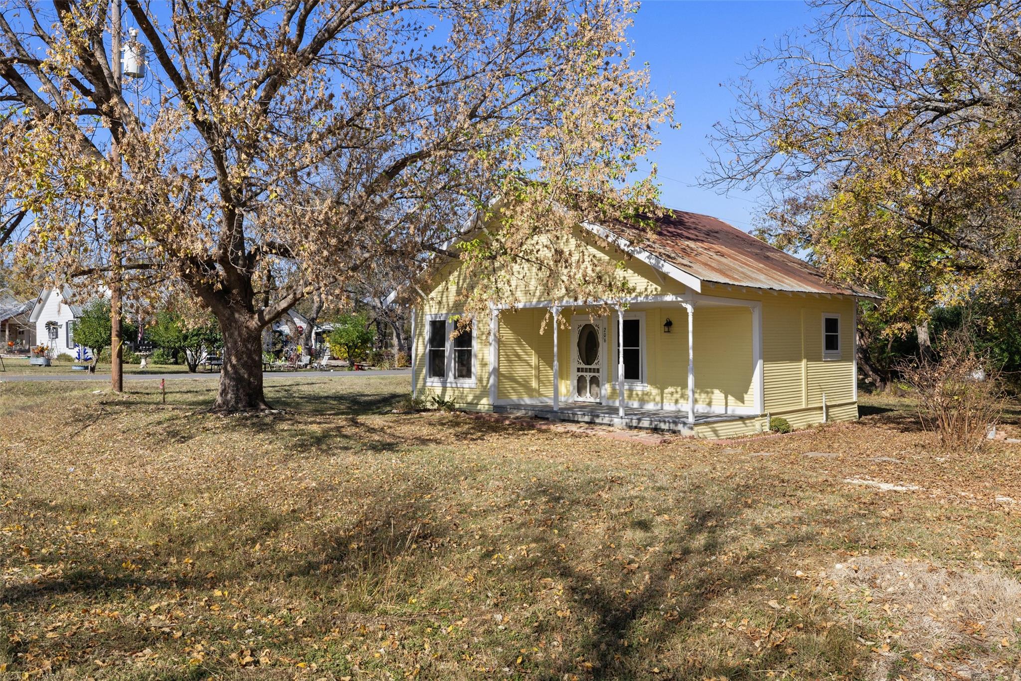 Details for 206 Pecan St, Johnson City, TX 78636