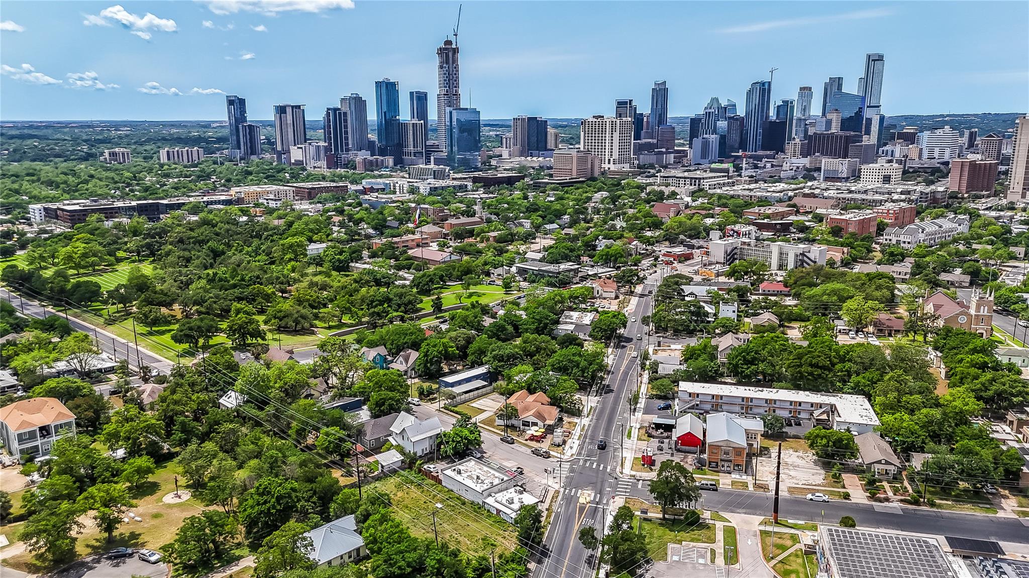 Image 3 of 14 For 1405 Rosewood Ave