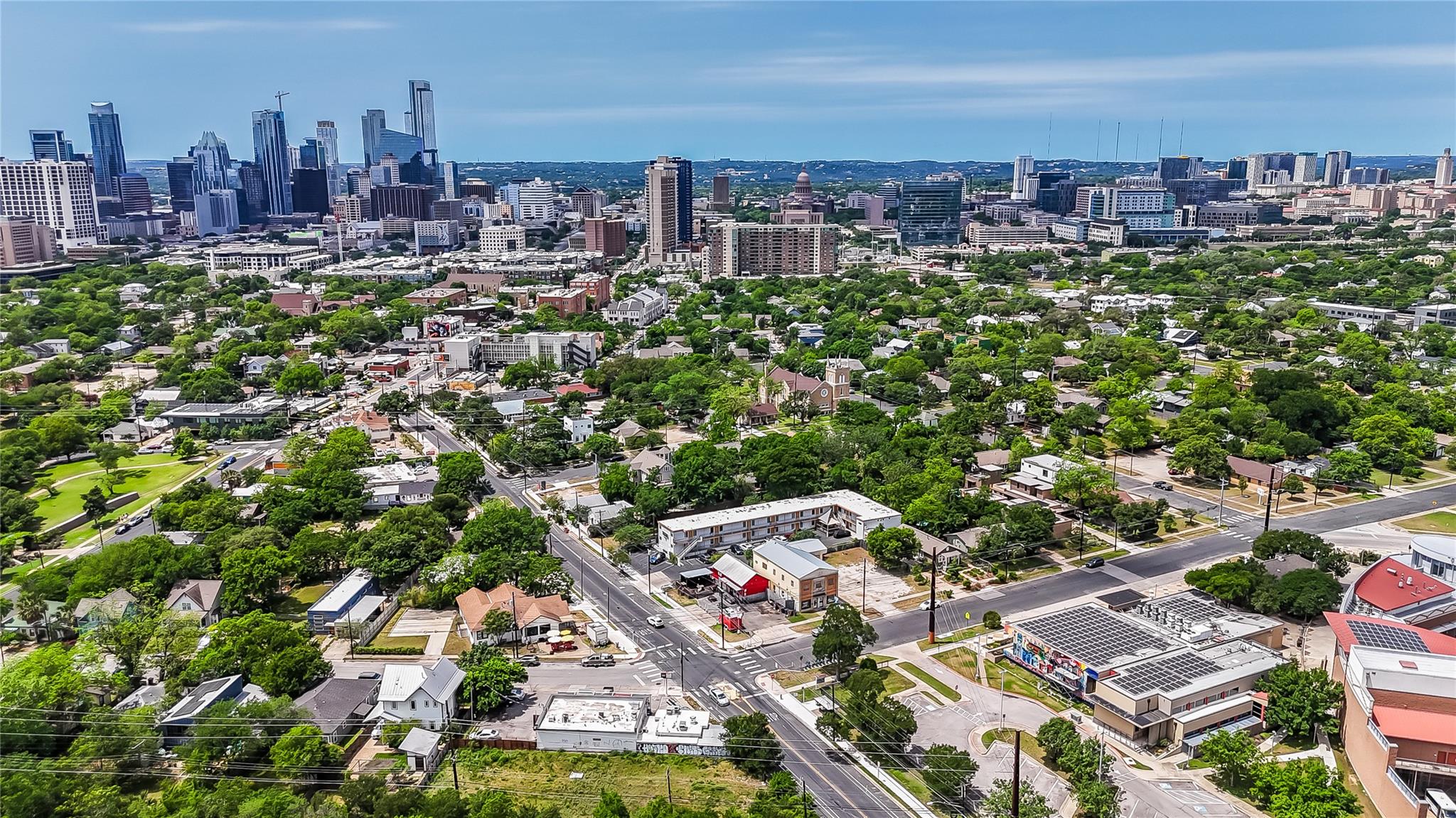 Image 5 of 14 For 1405 Rosewood Ave