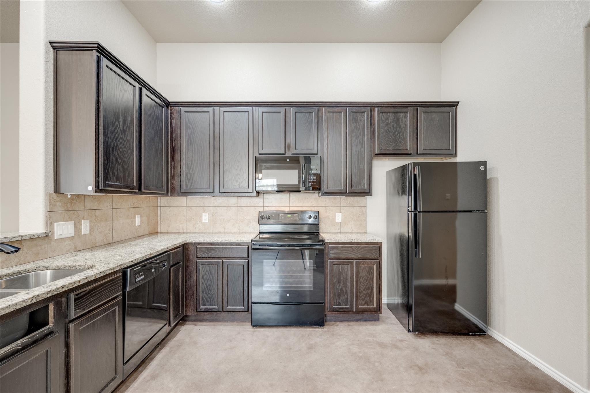Image 4 of 17 For 2545 Pahmeyer Rd 2545
