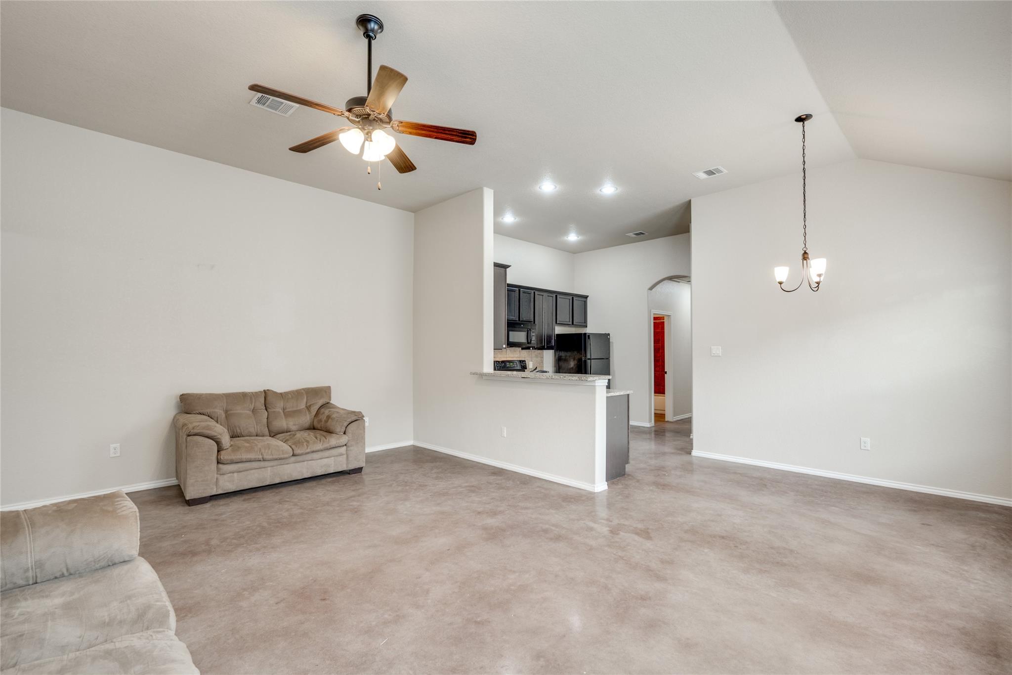 Image 6 of 17 For 2545 Pahmeyer Rd 2545