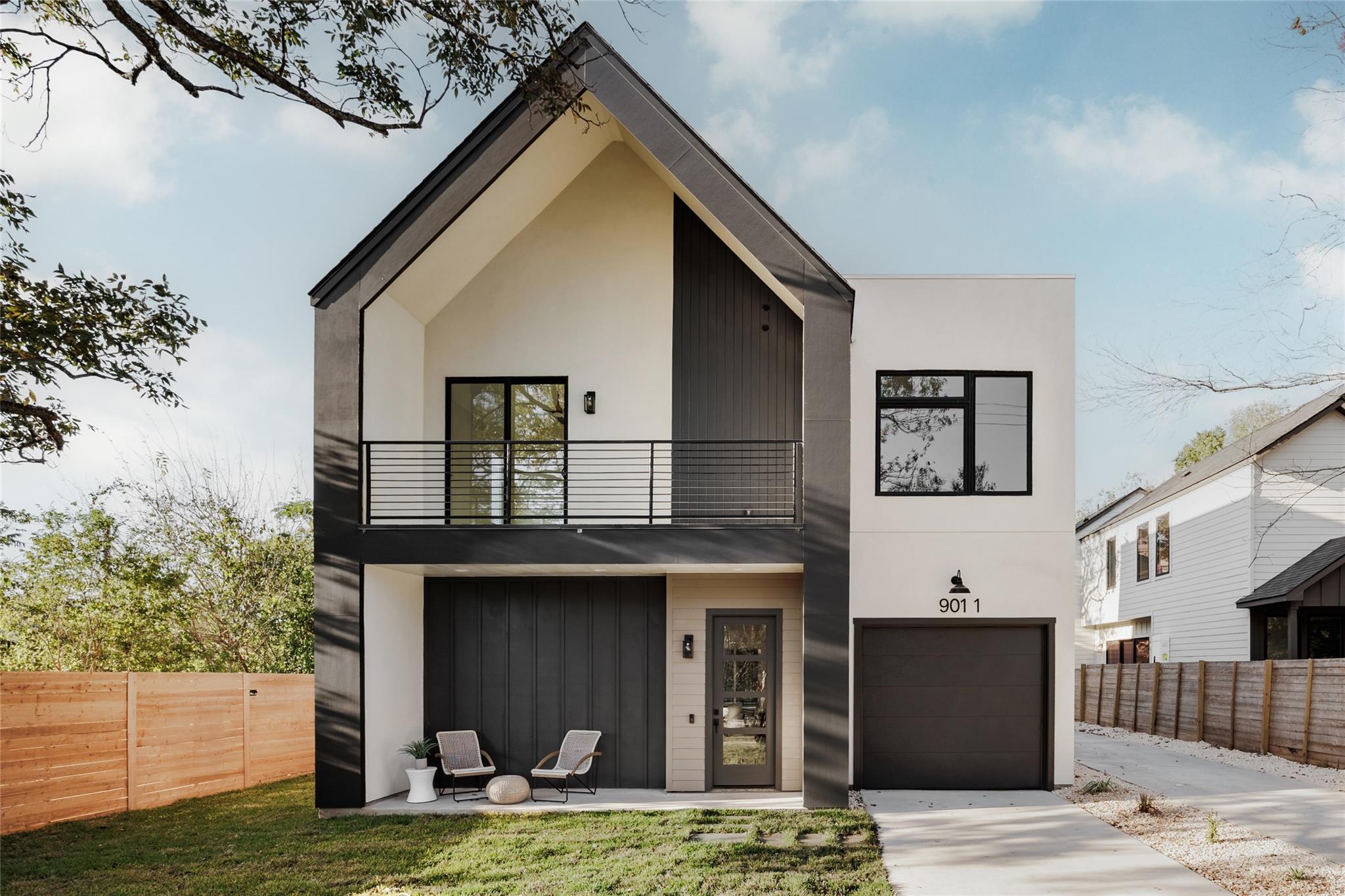 Image 2 of 32 For 901 Redd St 1