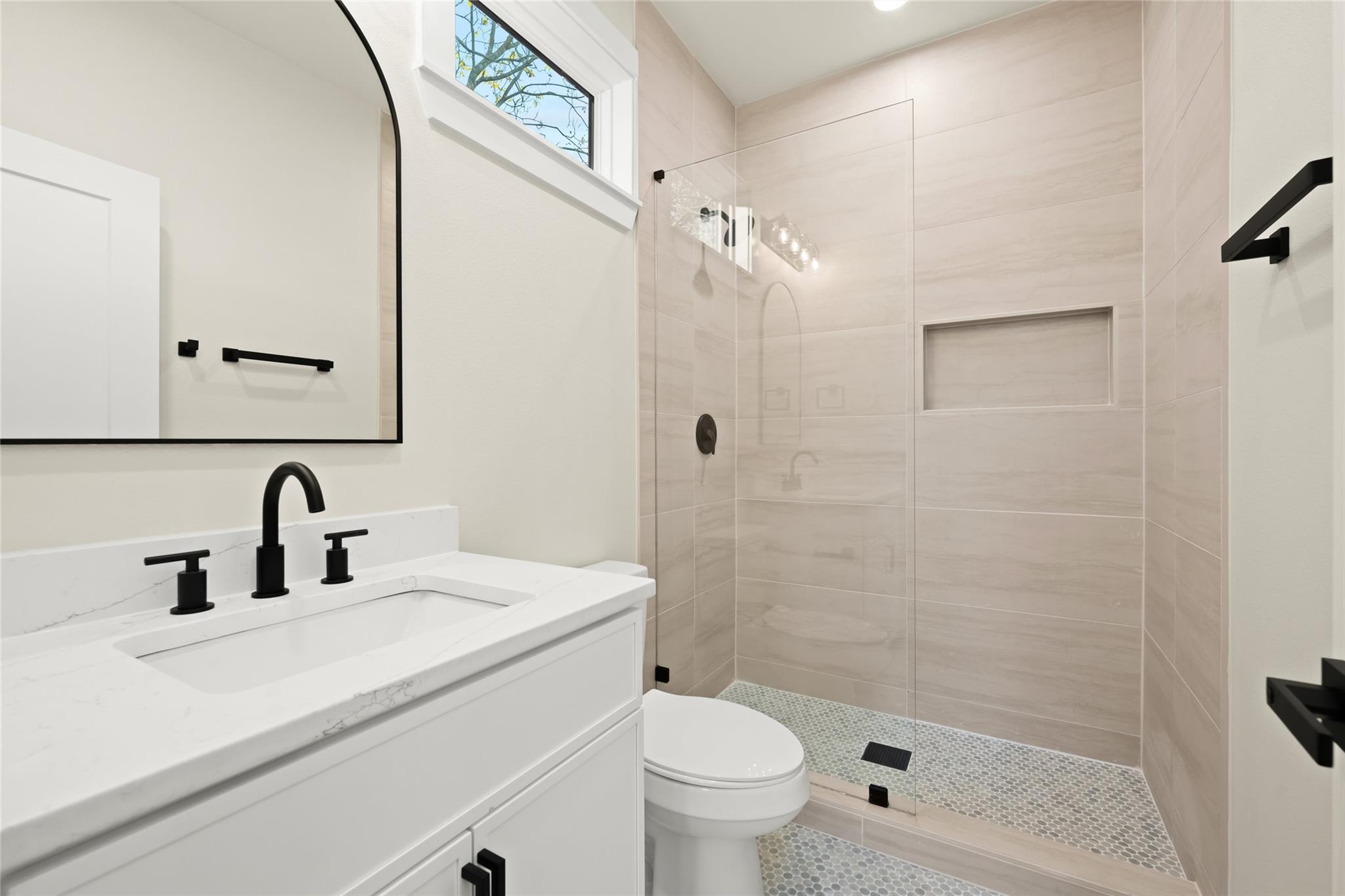 Image 24 of 32 For 901 Redd St 1