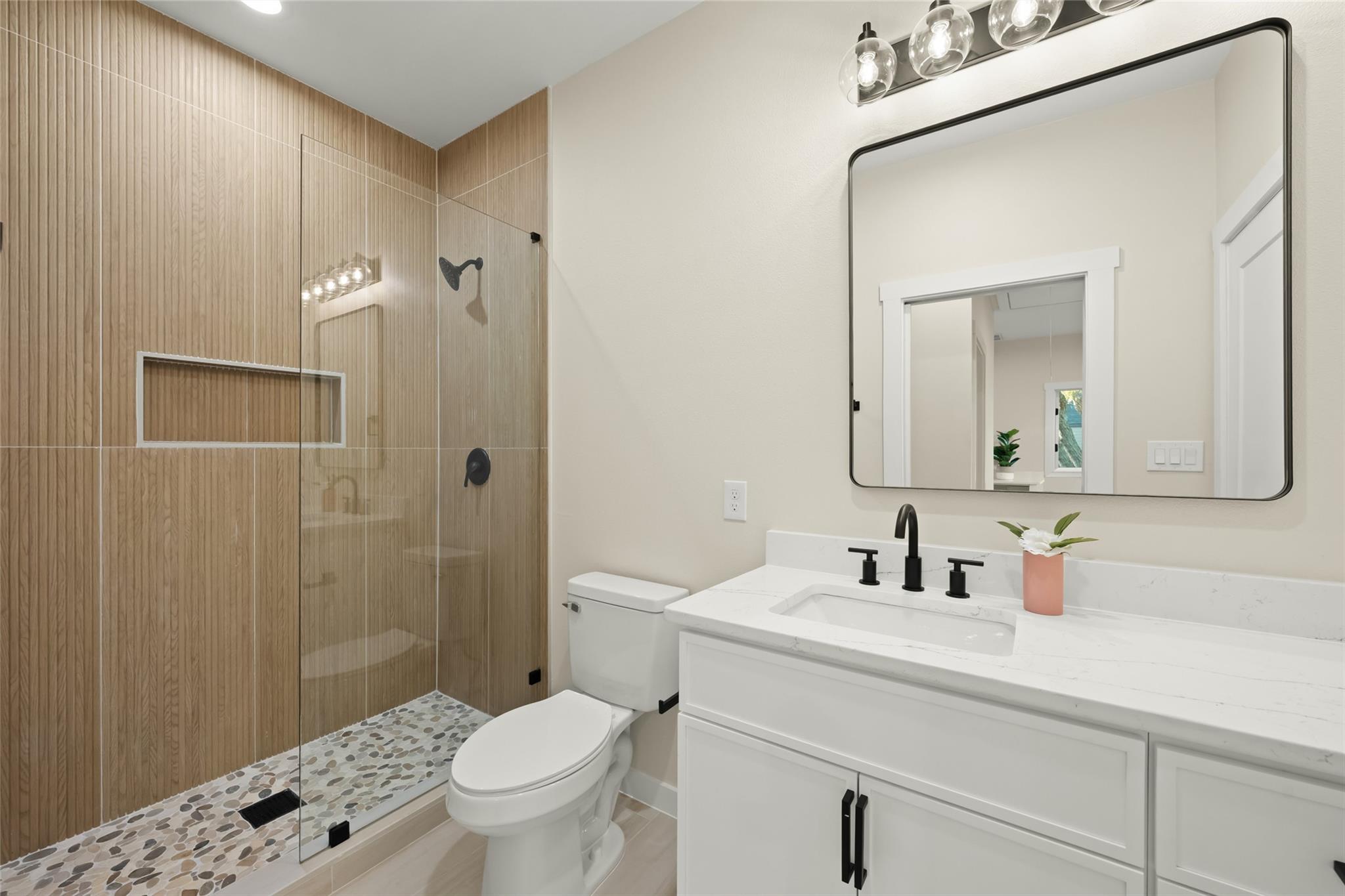 Image 26 of 32 For 901 Redd St 1