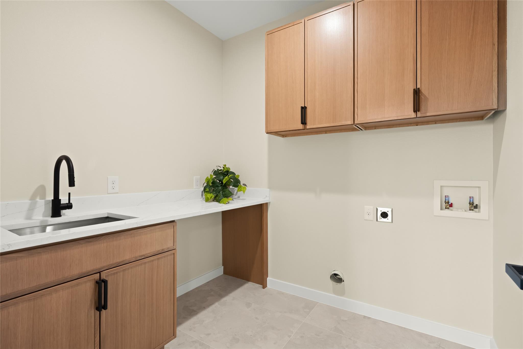 Image 29 of 32 For 901 Redd St 1