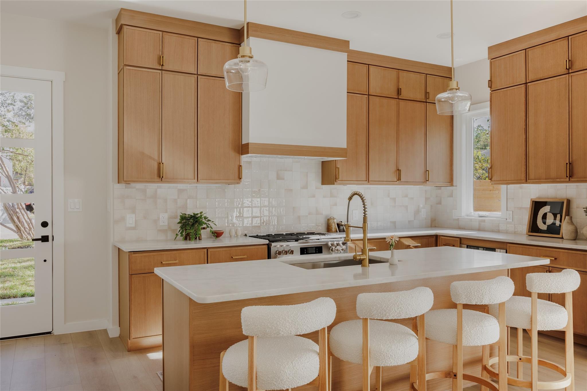 Image 4 of 32 For 901 Redd St 1