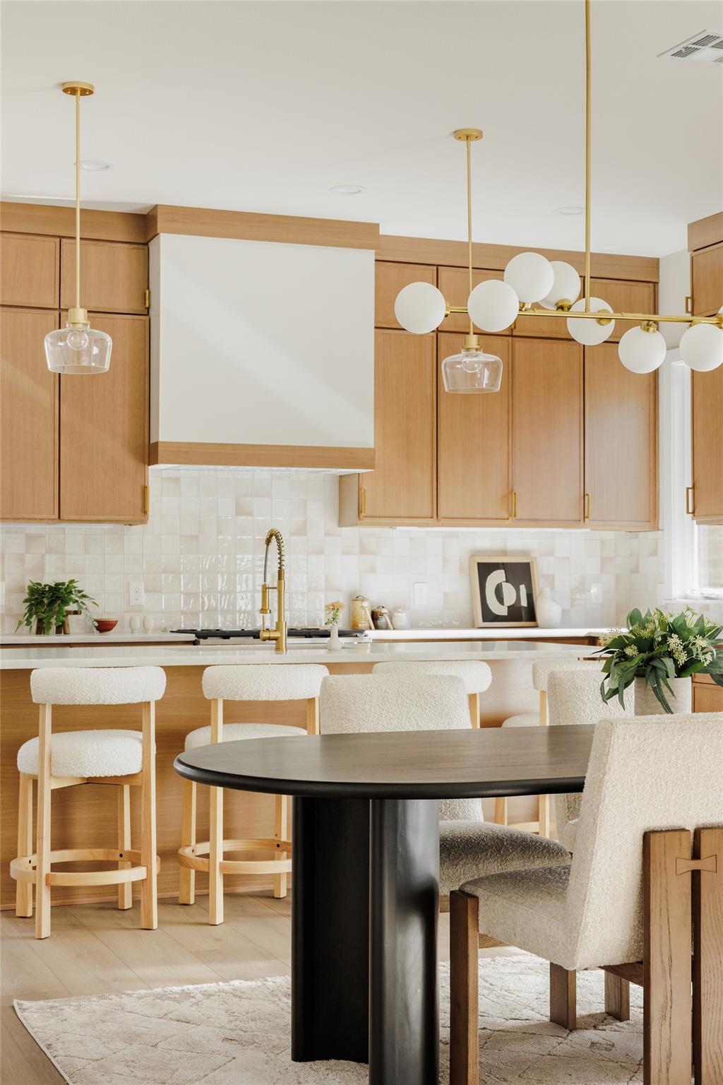 Image 5 of 32 For 901 Redd St 1