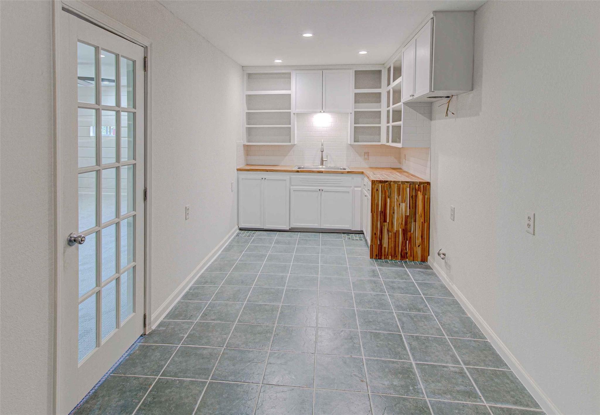 Image 14 of 33 For 110 Saint Johns Ave