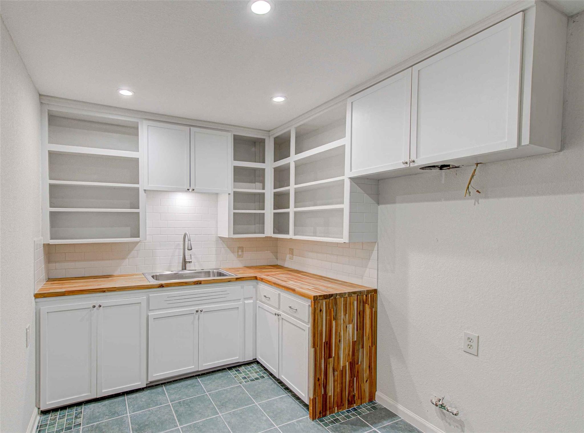 Image 15 of 33 For 110 Saint Johns Ave