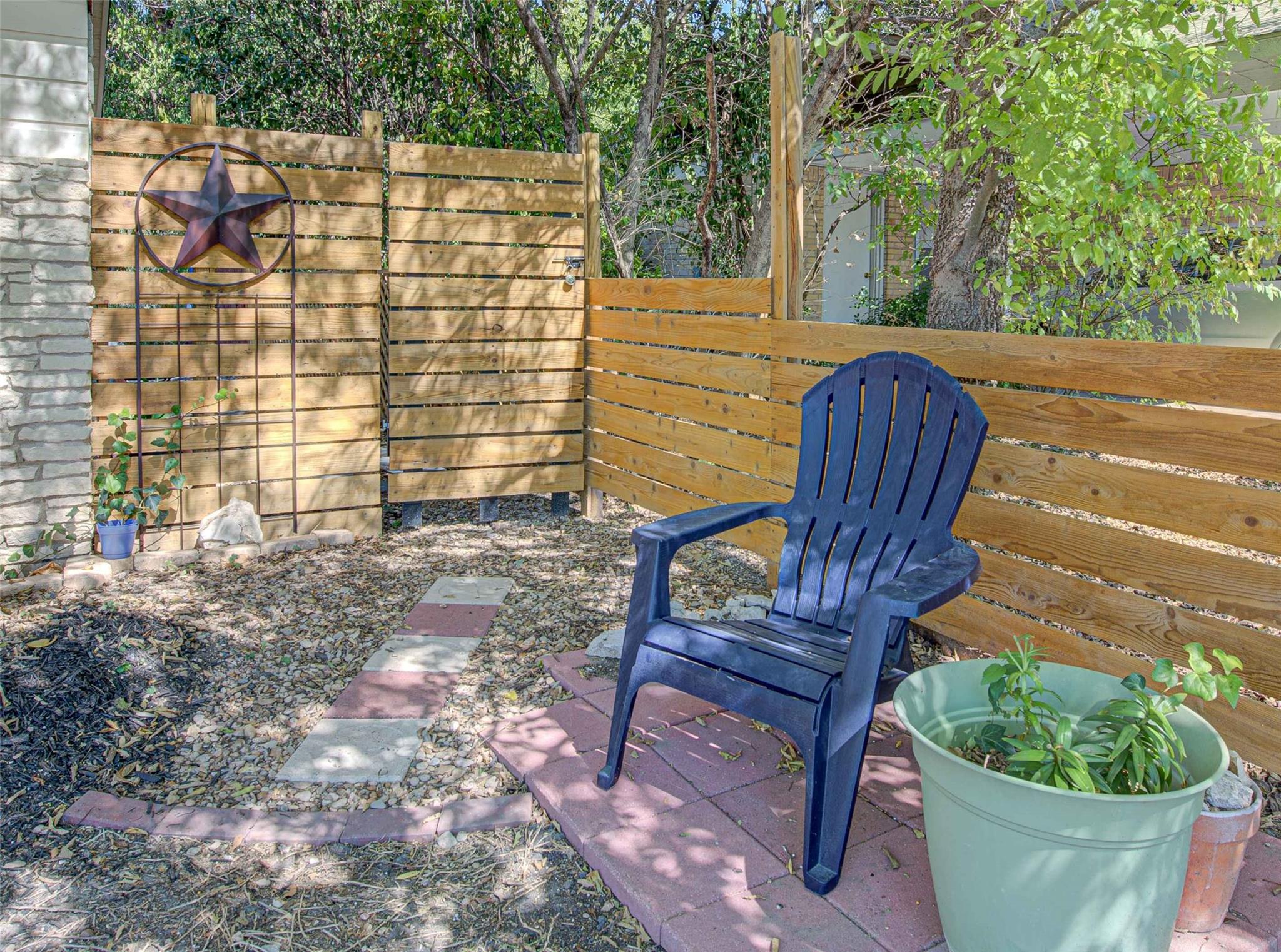 Image 5 of 33 For 110 Saint Johns Ave